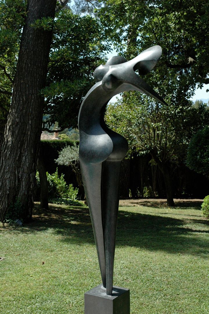 Nina, sculpture en bronze de Marion Bürklé